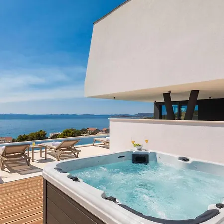 Oliva Zadarvillas